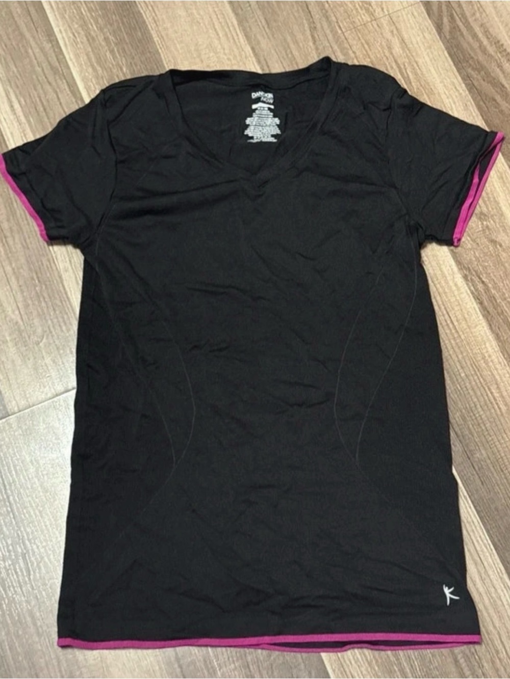 Danskin now women’s athletic shirt size medium